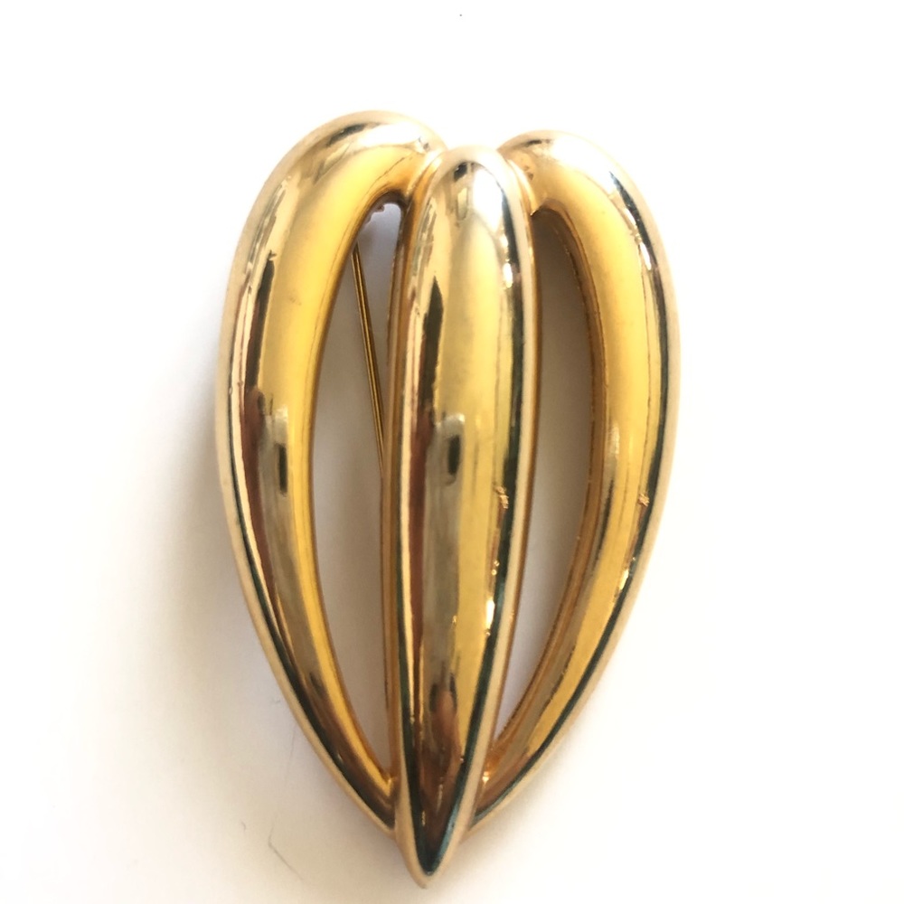 Vintage Gold Tone Heart Shaped Brooch - Picture 1 of 4